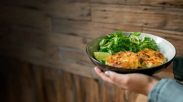 Croqueta de salmón atlántico, ensalada de hinojos y berros